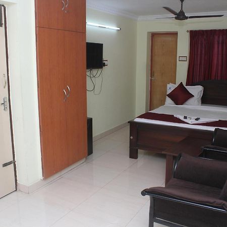 Skyry Hotels T Nagar Madrás Exterior foto